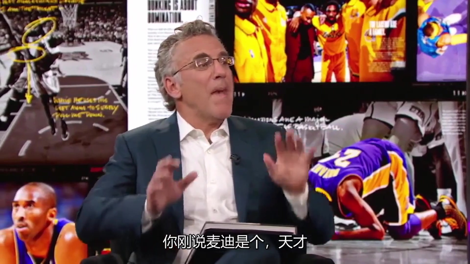 科比此前狂吹麥迪他的天賦太變態(tài)我在場上做的他都能做身材還比我大一號(hào)