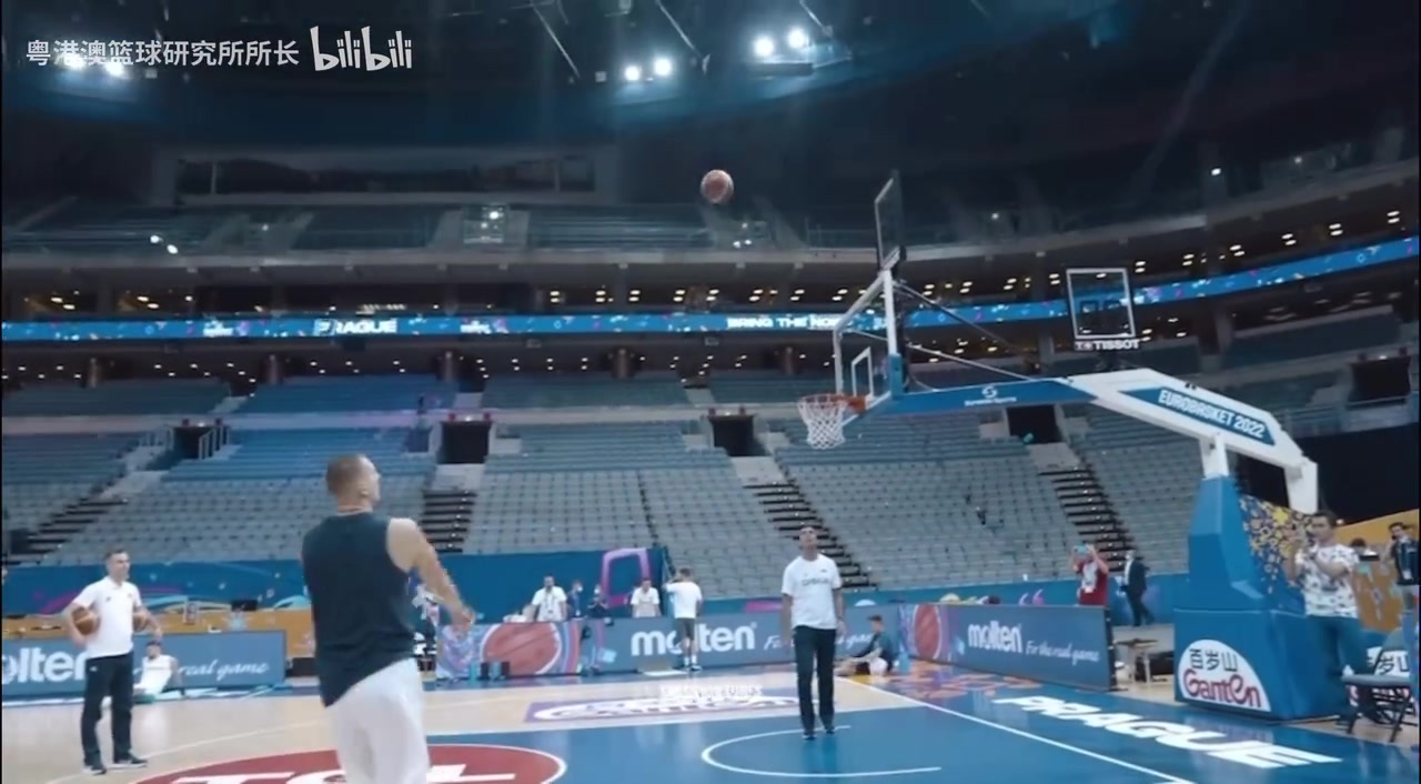 這腳步簡直就是藝術一起來欣賞約老師以前的訓練吧