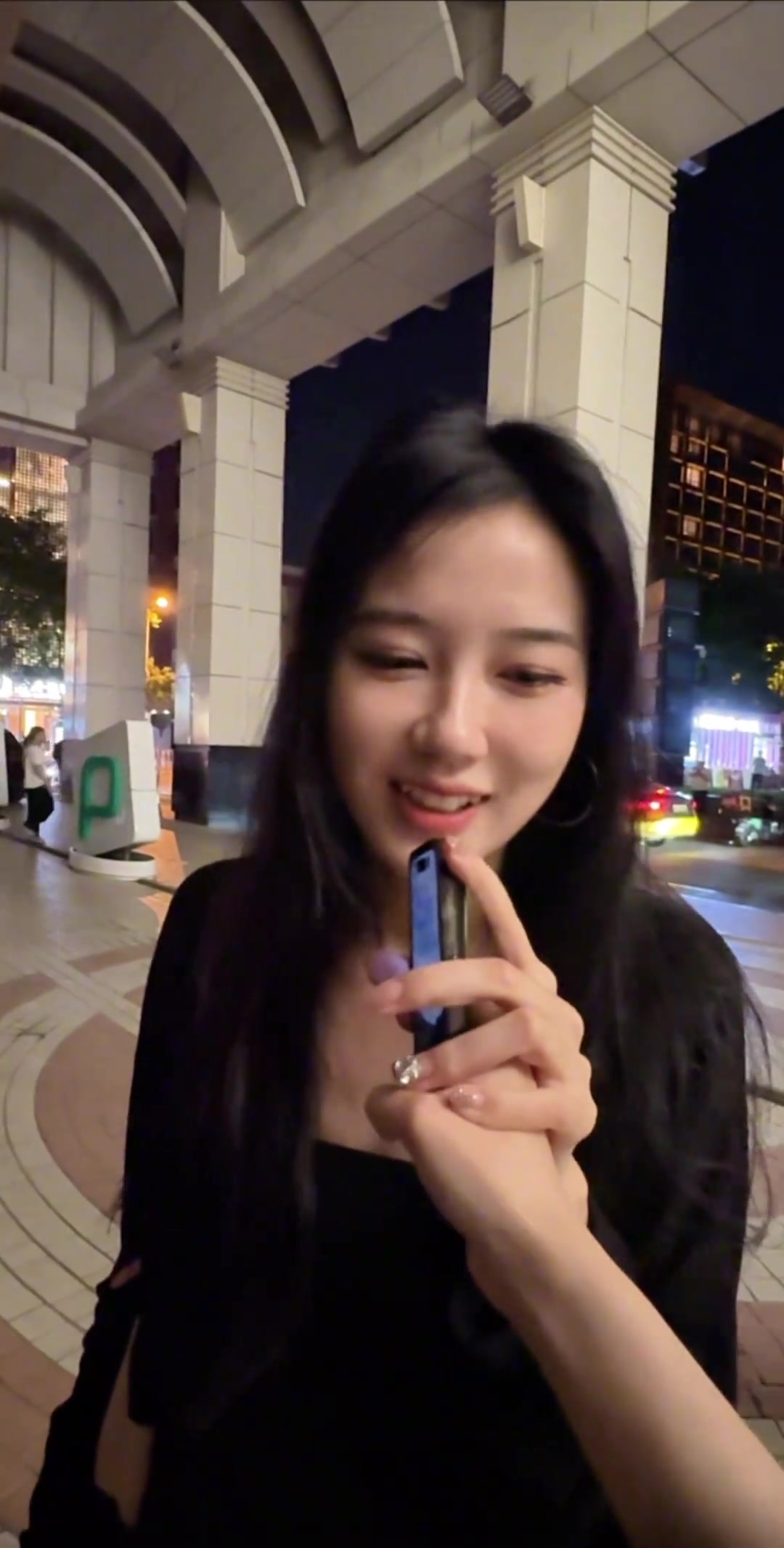 常州墊底美女球迷接受采訪最后時刻爆粗