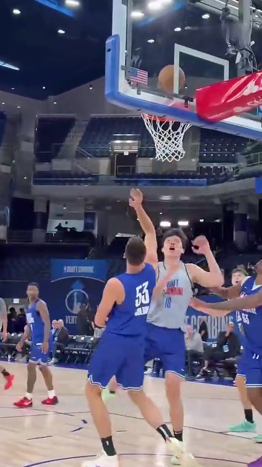 莫擔心已適應楊瀚森強打?qū)κ忠姏]吹罰大膽朝裁判攤手示意