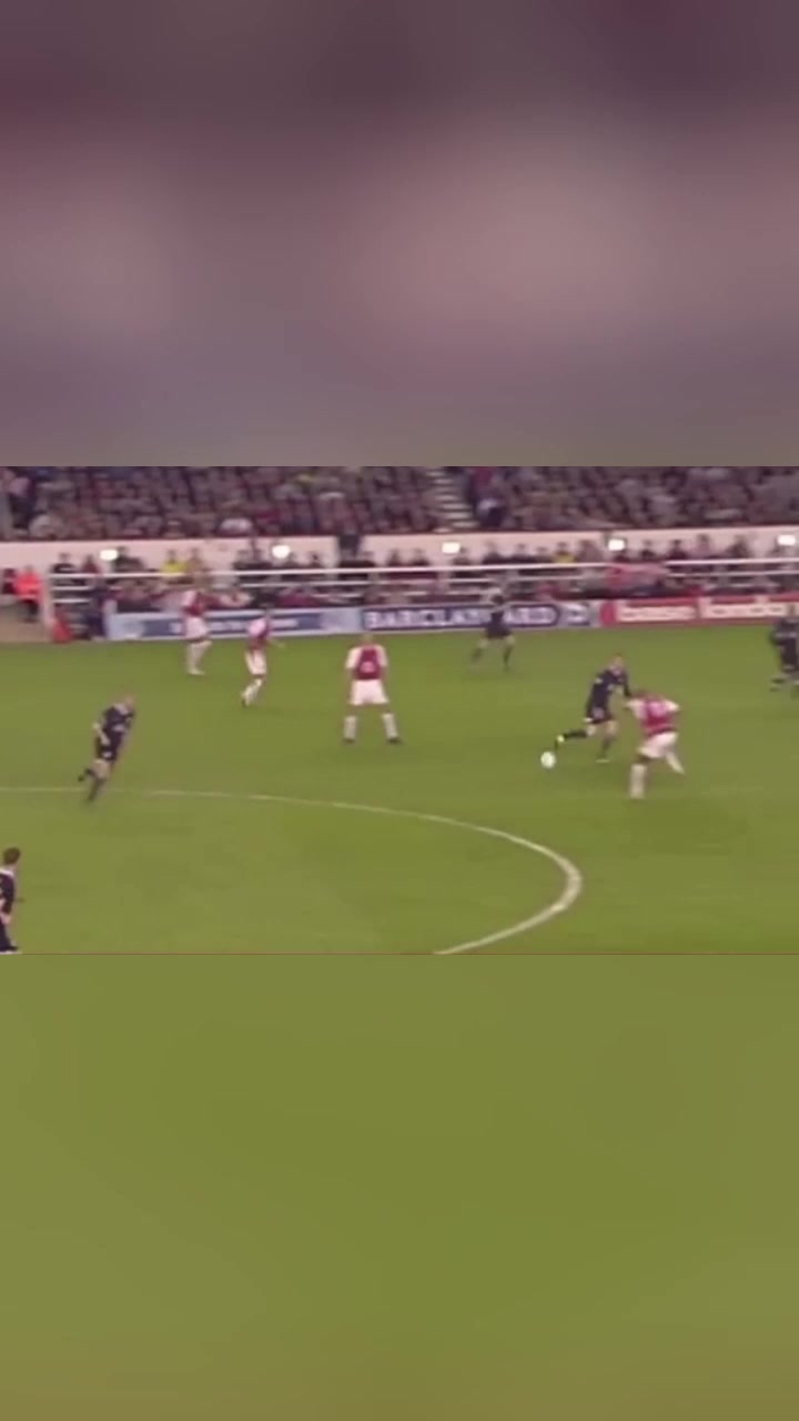 什么叫美麗足球不敗賽季的槍手將足球踢成了流動的藝術(shù)