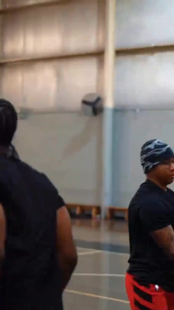 新賽季關注度最高后衛(wèi)亨德森休賽期苦練控運跟投籃