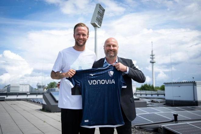 官方：波鴻簽下柏林聯(lián)后衛(wèi)福格特，33歲，至2027年。