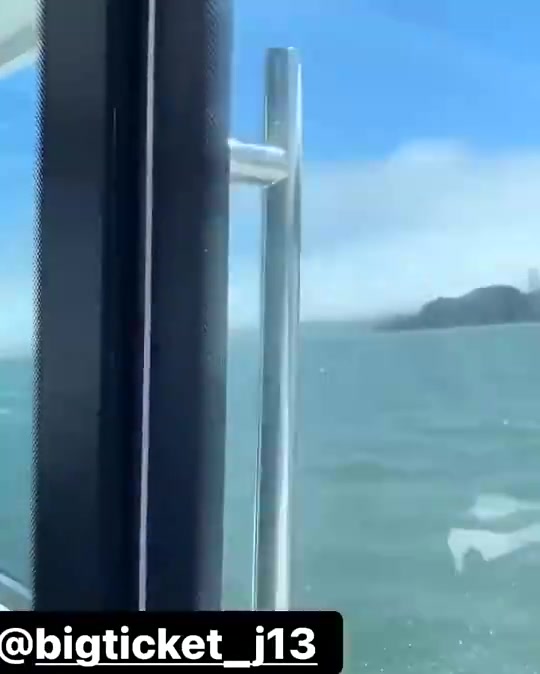 灣區(qū)回憶昔日船長克萊捕獲懷斯曼讓其給自己當(dāng)水手