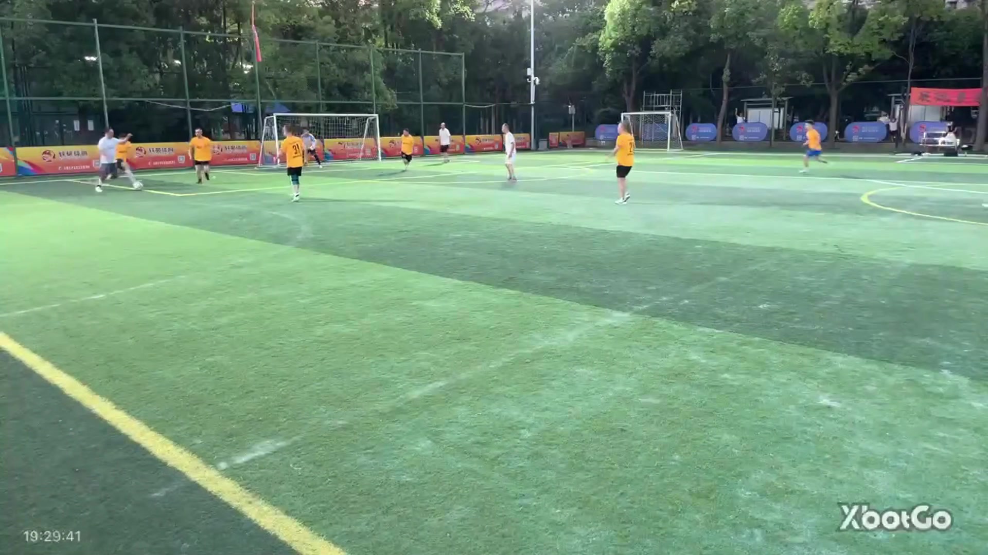 業(yè)余賽場(chǎng)球員猝倒揪心祈禱不禁讓人想起當(dāng)年的埃里克森