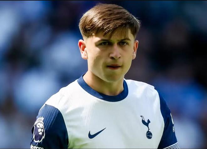 英媒：多特盯上熱刺前鋒穆爾，熱刺不愿放人或考慮租借。