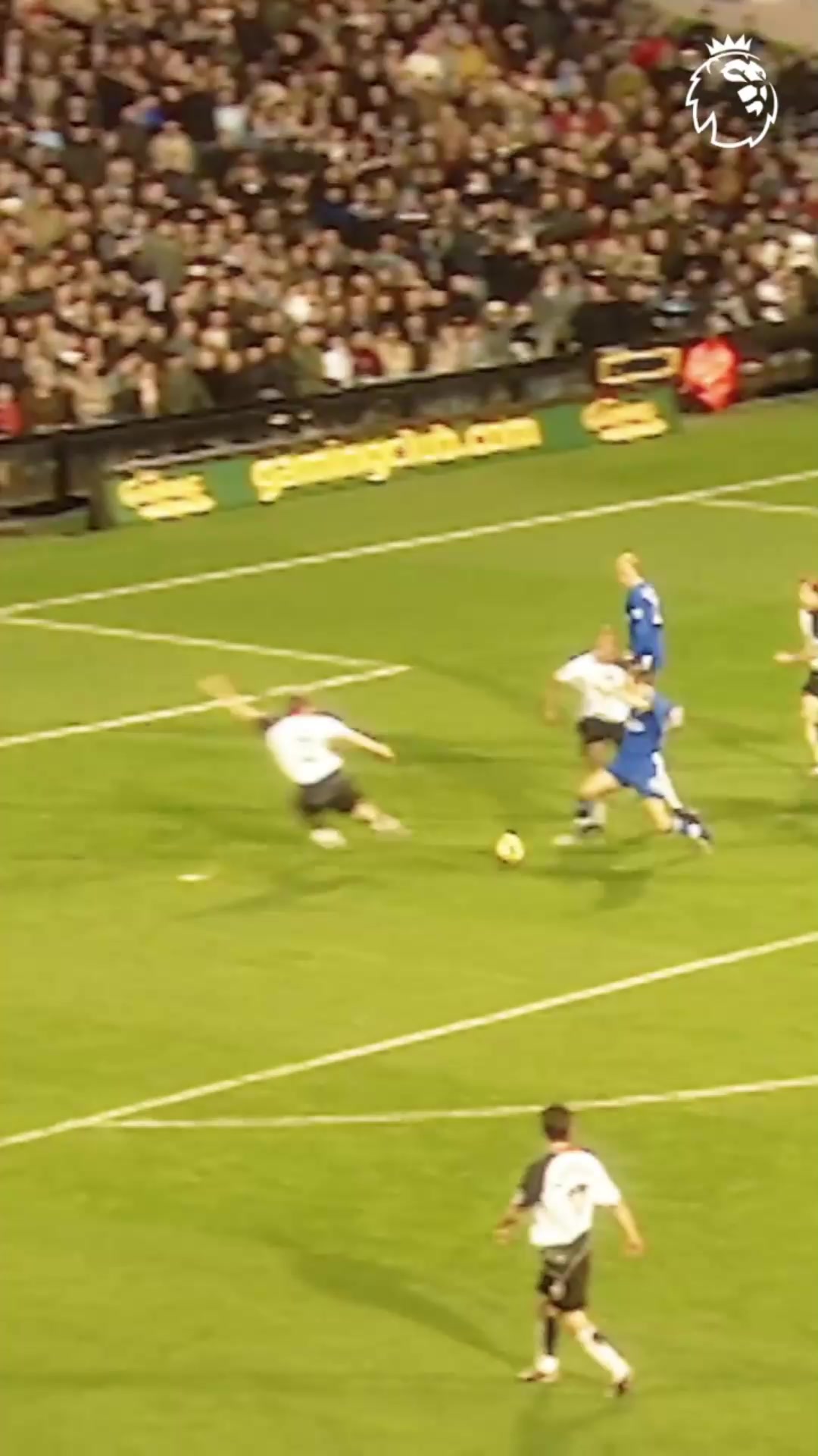 扣倒兩名后衛(wèi)有頭發(fā)的羅本意氣風發(fā)秀到起飛