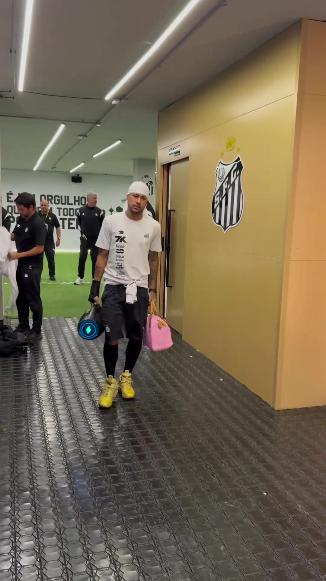 內(nèi)馬爾也是自帶BGM的男人