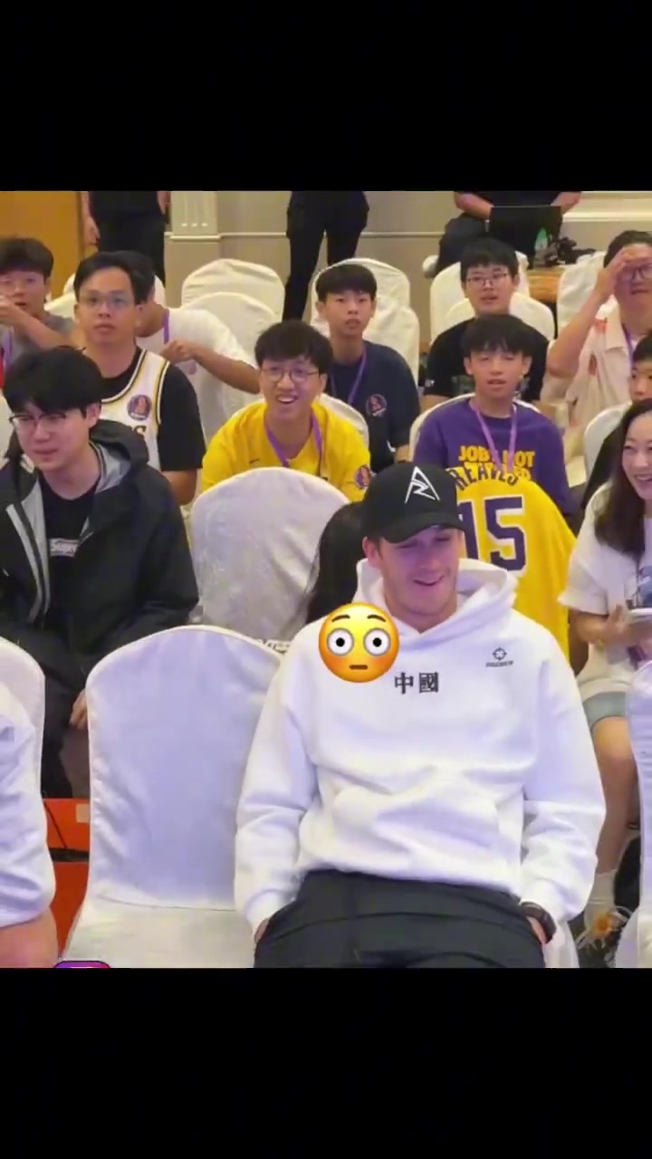 美女粉絲把小里整紅溫了