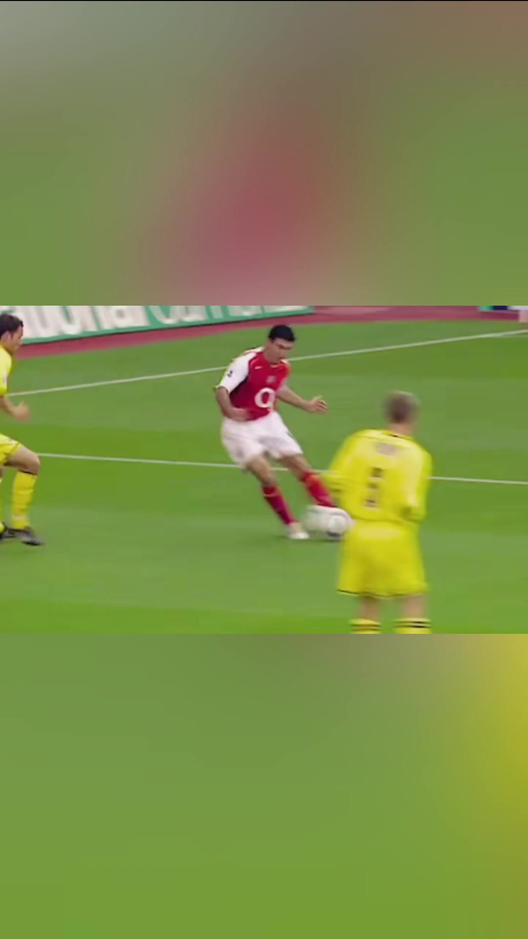 真不愧為槍王之王連腳后跟進球也如此鋒利