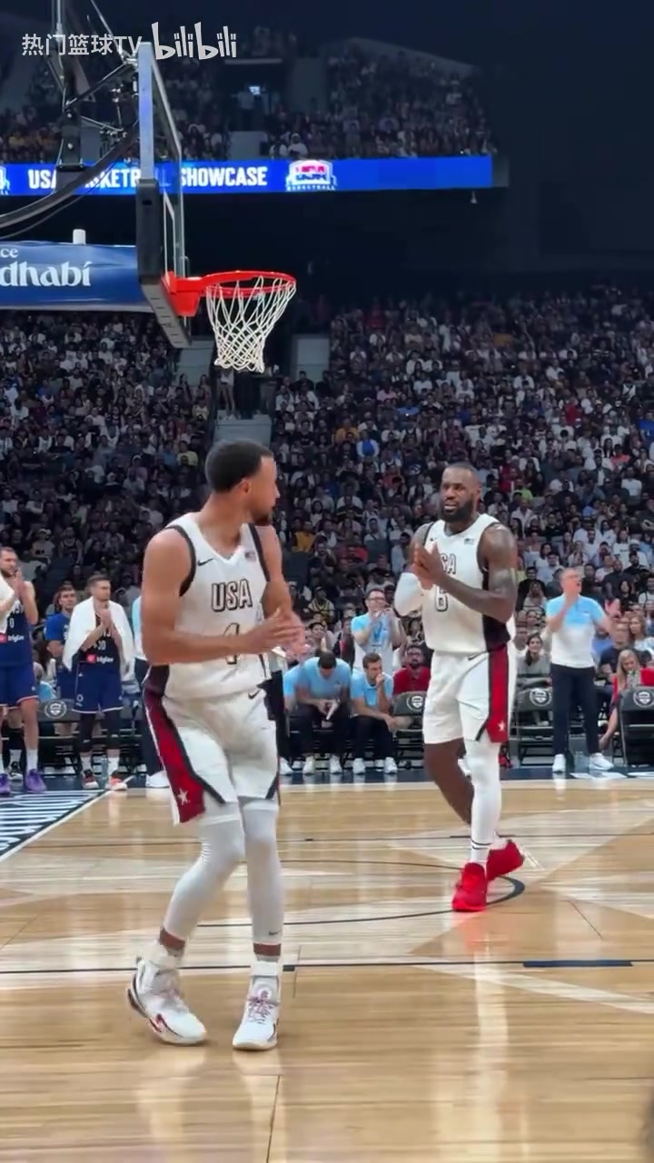 恩比德獎勵自己個三分可能是美國男籃最有節(jié)目效果的一場球