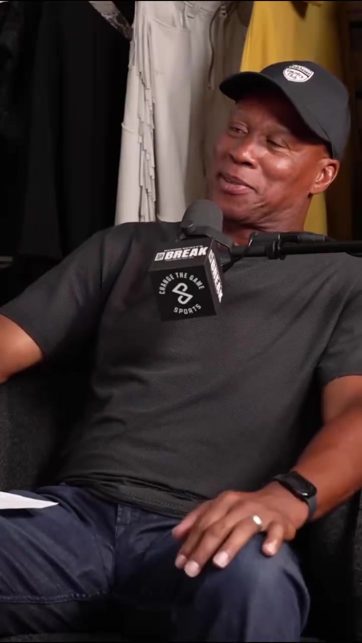 布萊恩肖選歷史最佳首發(fā)陣容魔術(shù)師喬丹伯德鄧肯奧尼爾