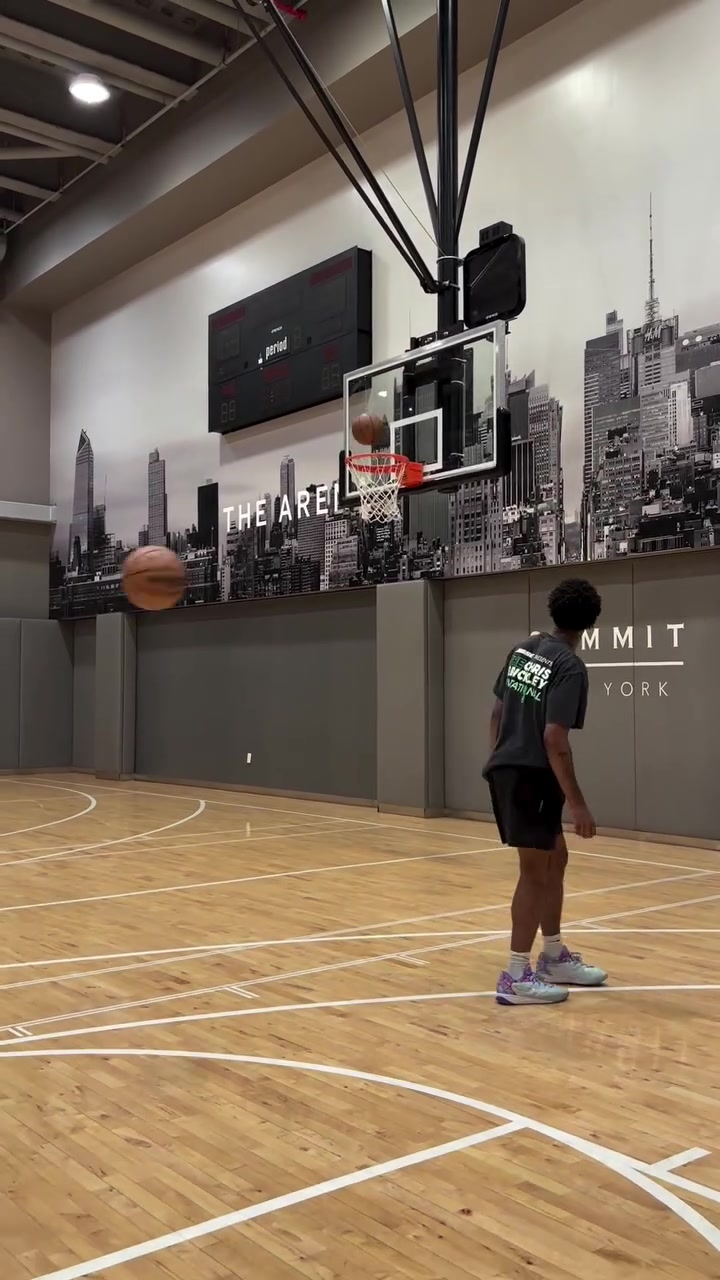 休賽期繼續(xù)精進(jìn)杰倫-布朗休賽期苦練翻身跳投技術(shù)