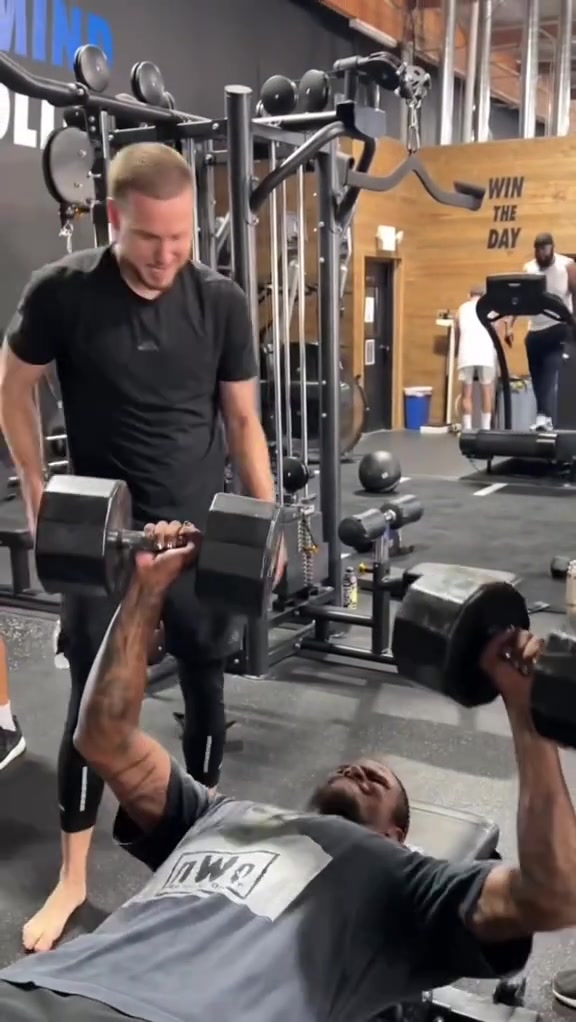 他真的很努力杰倫-格林休賽季刻苦訓(xùn)練 能否在太陽證明自己