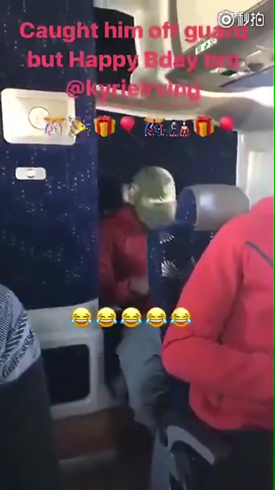 誰還記得這一幕詹姆斯昔日傾情演唱生日歌令壽星歐文靦腆一笑