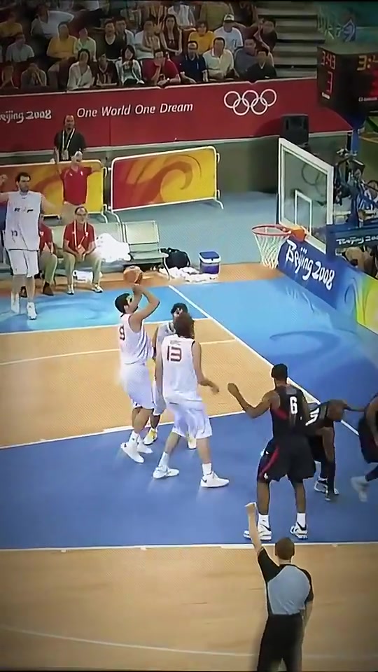 極致體驗小加索爾一個回合同時被詹韋科三人一起封蓋