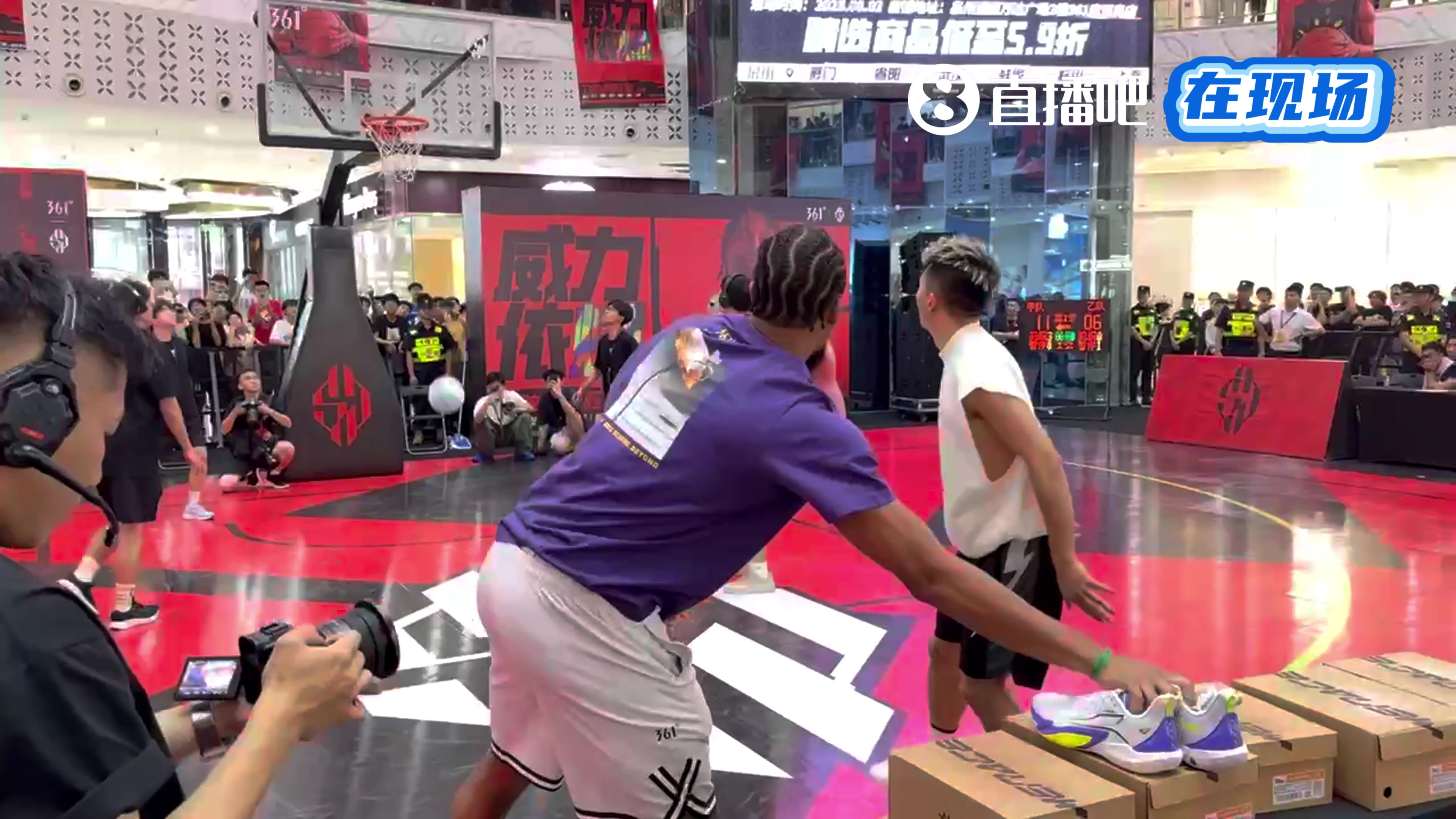 技高一籌啊丁威迪中國行與吳澤健三分比拼穩(wěn)穩(wěn)收下勝利