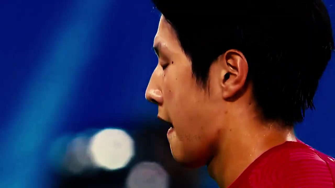 一戰(zhàn)成名當(dāng)年李剛?cè)蕦?duì)陣皇馬連過(guò)數(shù)人破門(mén)閃耀全場(chǎng)