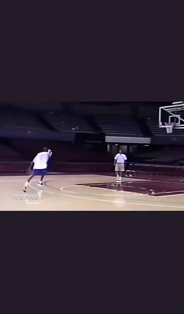 17歲的科比參加快船試訓命中率100左手三分跳投驚呆訓練師