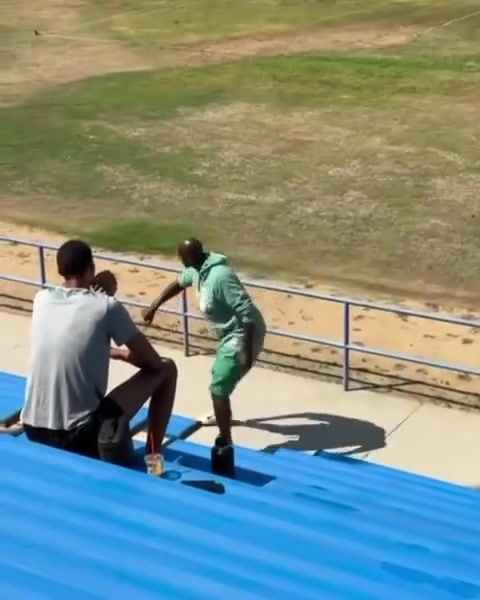 下賽季繼續(xù)進化嗎文班亞馬曬休賽期接受狼王加內(nèi)特的指導(dǎo)