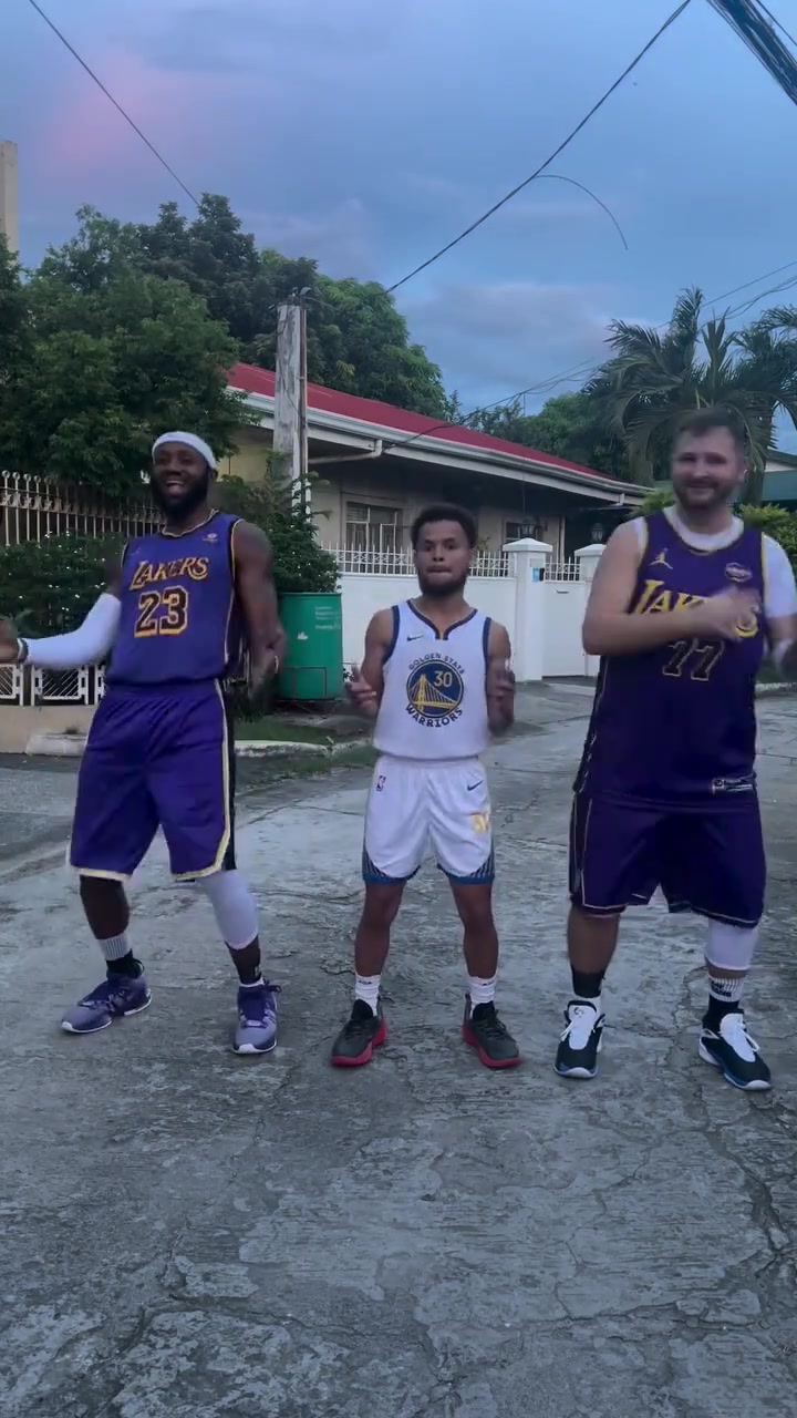 菲律賓詹姆斯庫(kù)里東契奇這三個(gè)人越看越像是怎么回事