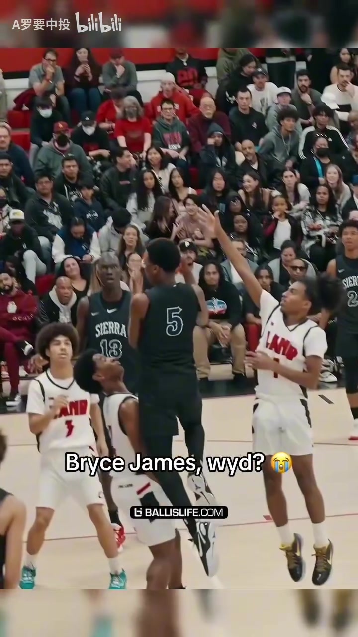 讓詹姆斯捂臉的扣籃名場(chǎng)面詹姆斯對(duì)兩個(gè)兒子扣籃的反應(yīng)