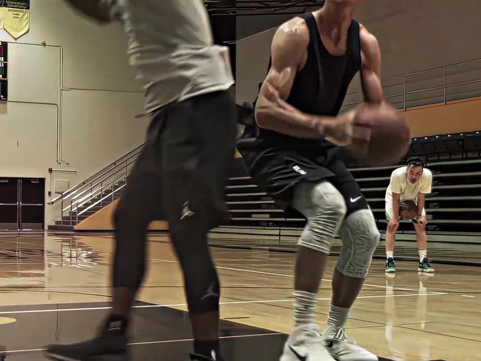 還記得巔峰時期的易建聯(lián)有多強(qiáng)么