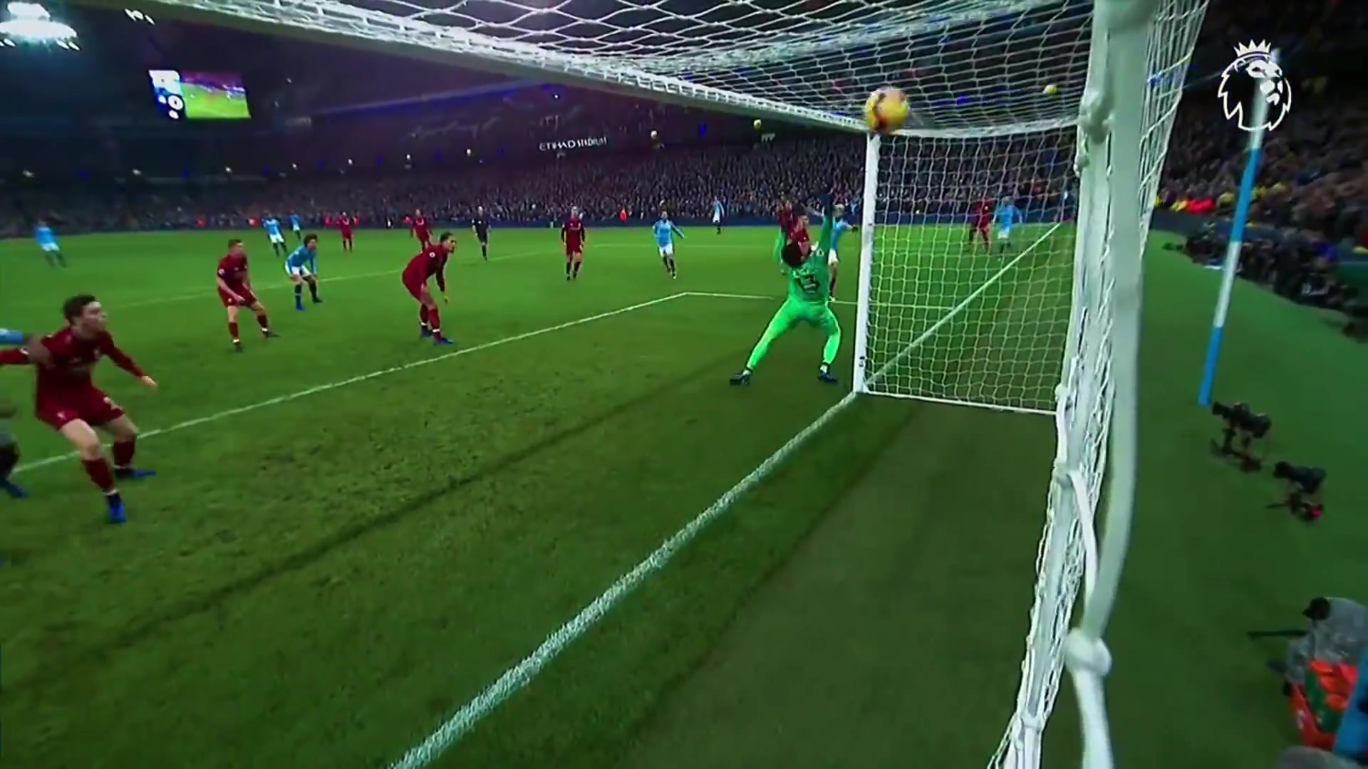 屬于他的攝像機(jī)角度永遠(yuǎn)的小角度之王阿奎羅