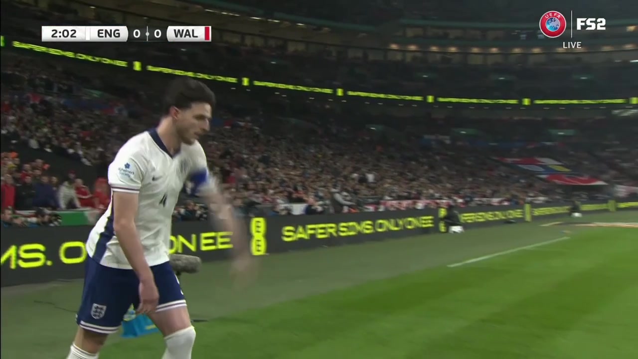 英格蘭3分鐘夢(mèng)幻開(kāi)局格伊倒三角送助攻 羅杰斯攻入國(guó)家隊(duì)處子球