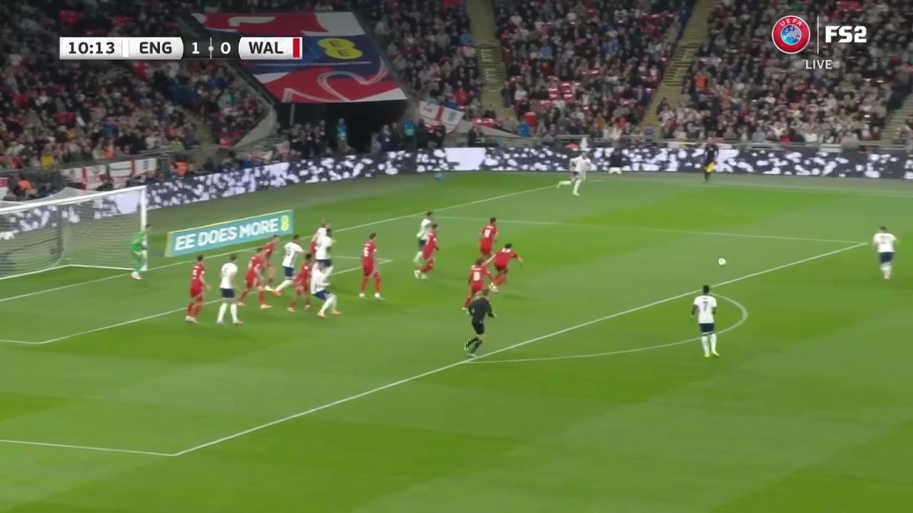 英格蘭戰(zhàn)術(shù)角球連續(xù)二次進(jìn)攻沃特金斯門前輕松打門得手