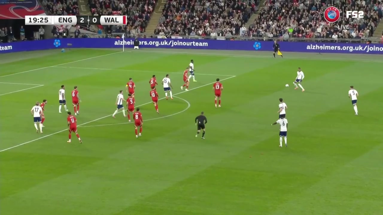 精彩薩卡爆射世界波直入死角英格蘭20分鐘3-0領(lǐng)先威爾士