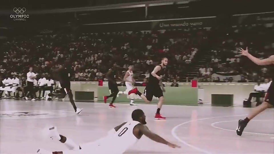 那時候就這么默契國際賽場上的711歐文倒地給杜蘭特送空接