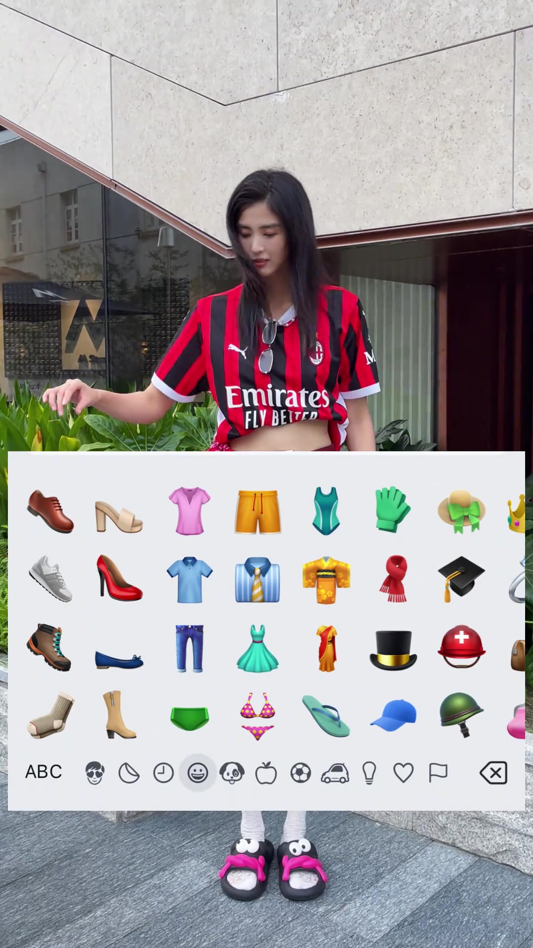 穿搭如何趙麗娜穿米蘭球衣短裙上演換裝秀