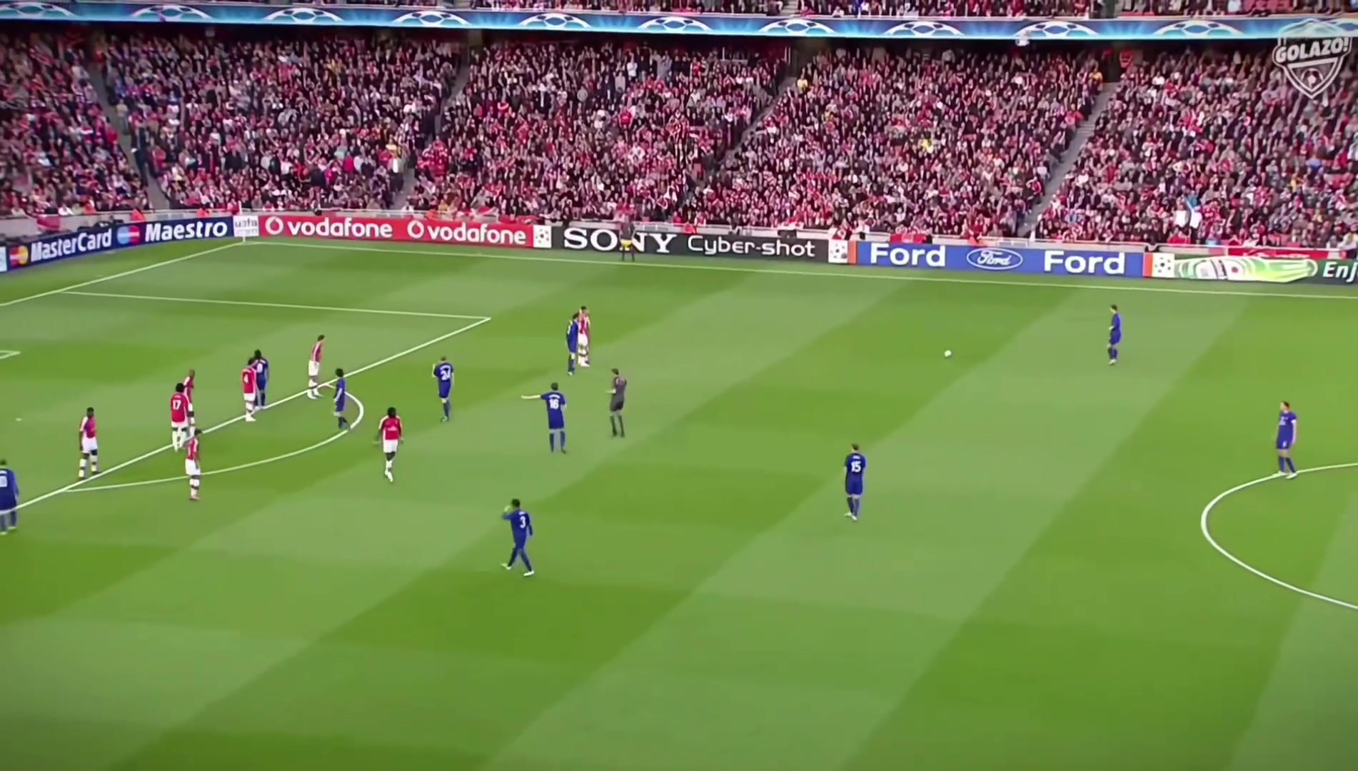 曼聯(lián)球迷至今沒能理解C羅為什么在這個位置就直接起腳打門