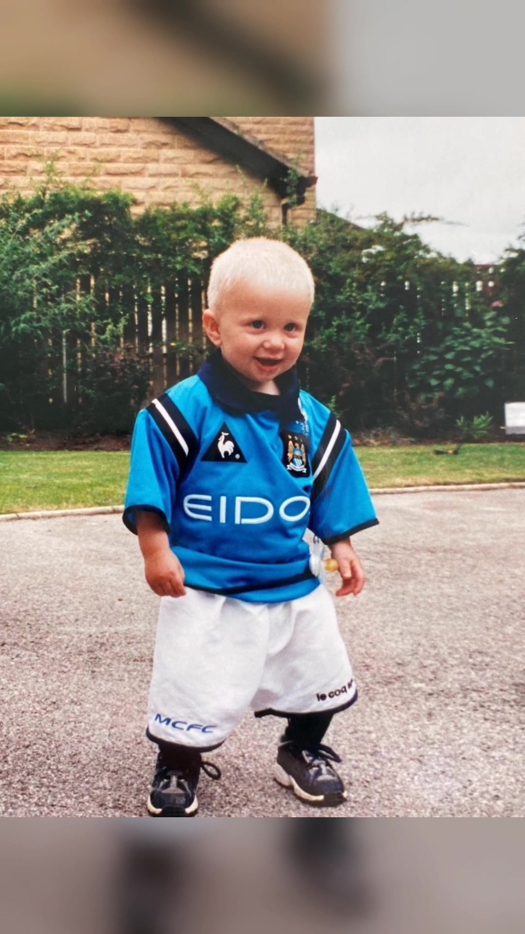 到底哪一步出了問(wèn)題哈蘭德從小到大的照片愛(ài)笑的男孩