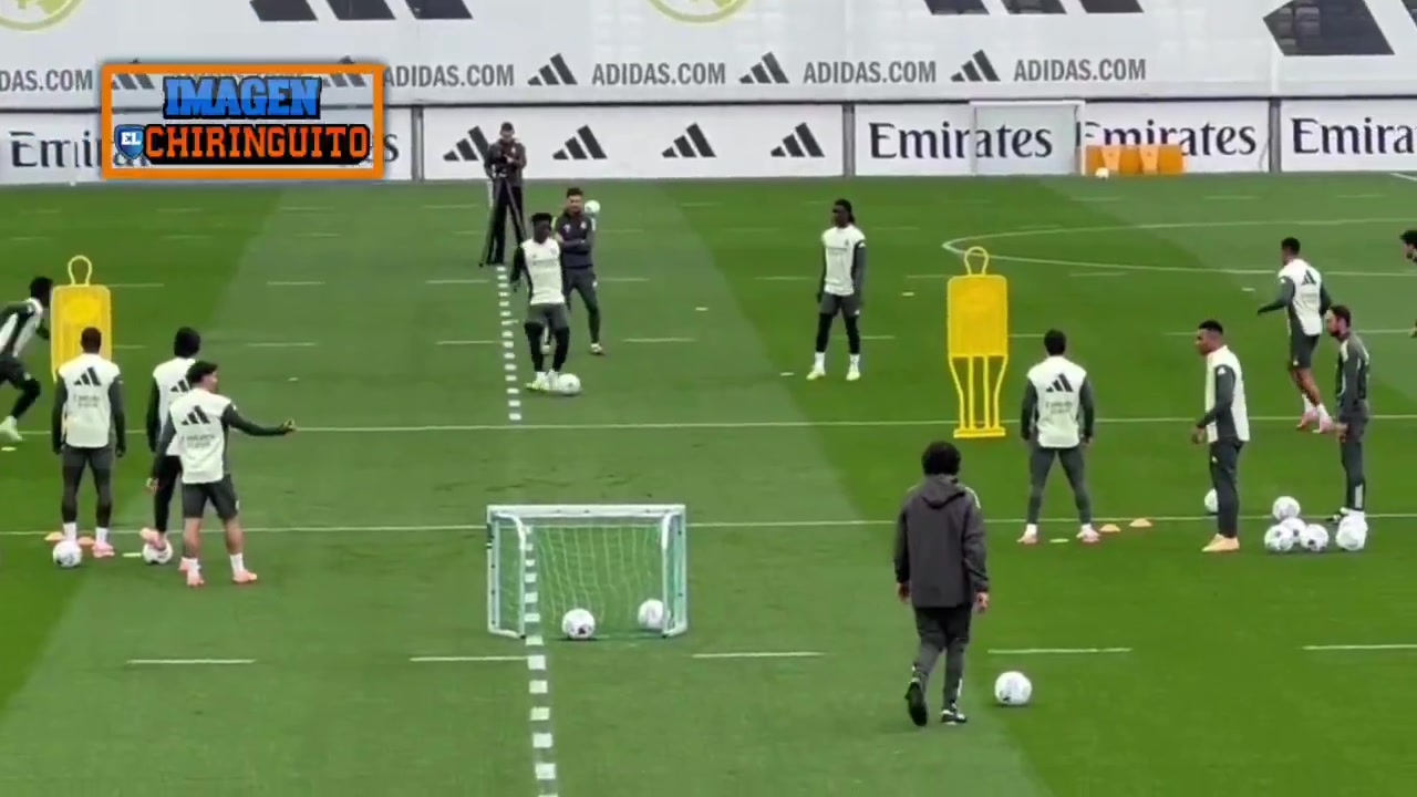 囧維尼修斯訓練賽多次射門不進隊友都看不下去了