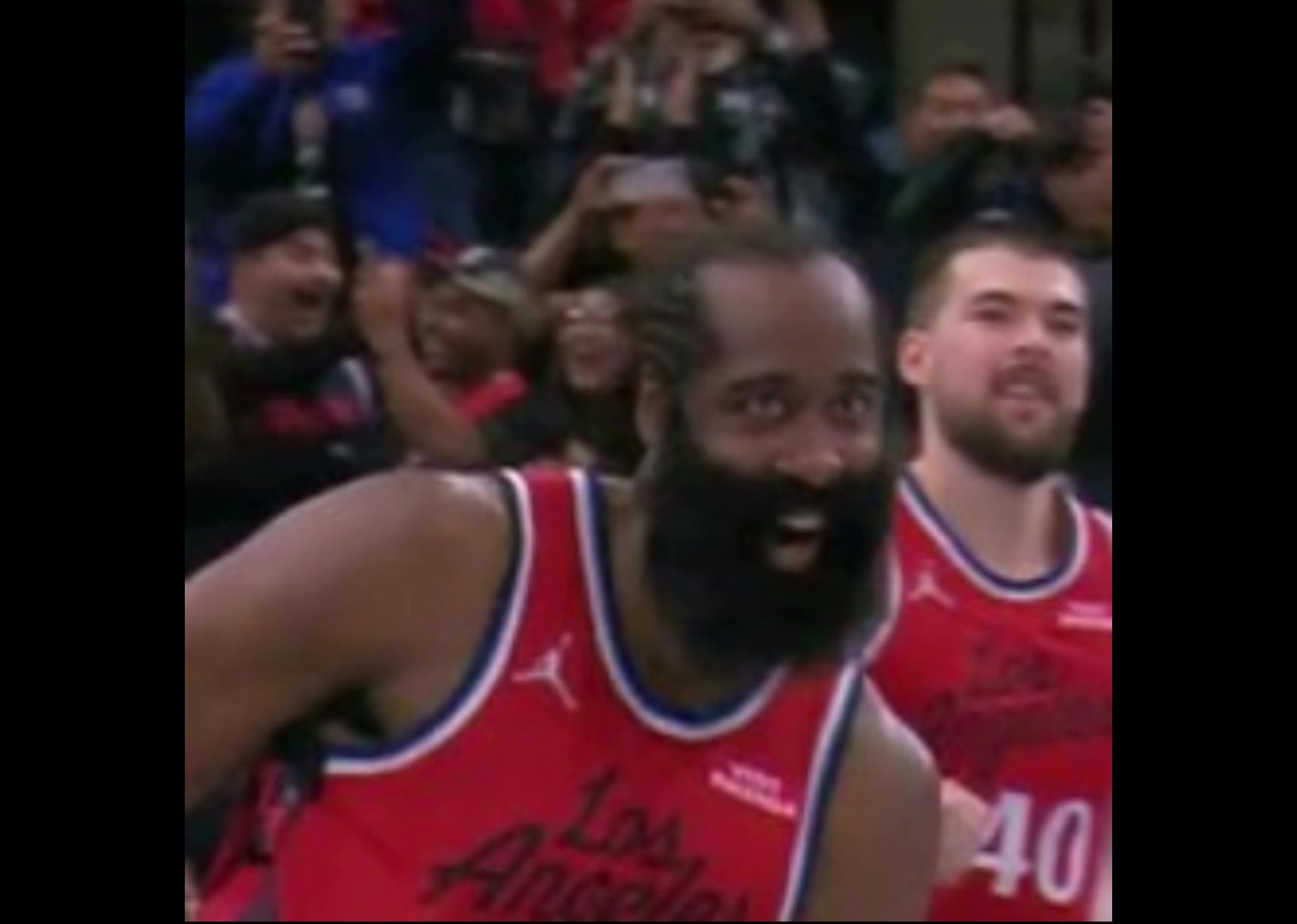 表情包誕生小卡絕殺之后哈登這個(gè)表情也太搞笑了